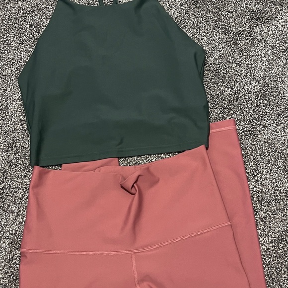 Old Navy Powersoft Forest Green Sports Bra & Mauve Leggings, Medium - Picture 1 of 8